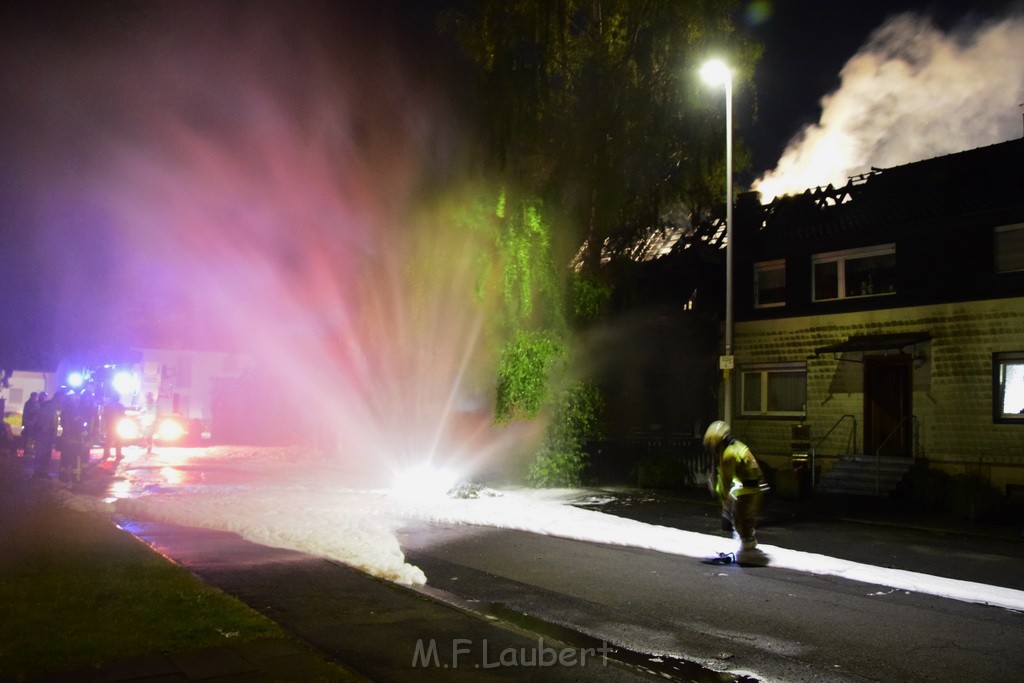 Grossfeuer Einfamilienhaus Siegburg Muehlengrabenstr P0575.JPG - Miklos Laubert